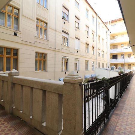 Broadway Downtown Deluxe Budapest Ngoại thất bức ảnh