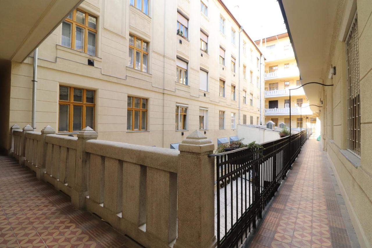 Broadway Downtown Deluxe Budapest Ngoại thất bức ảnh